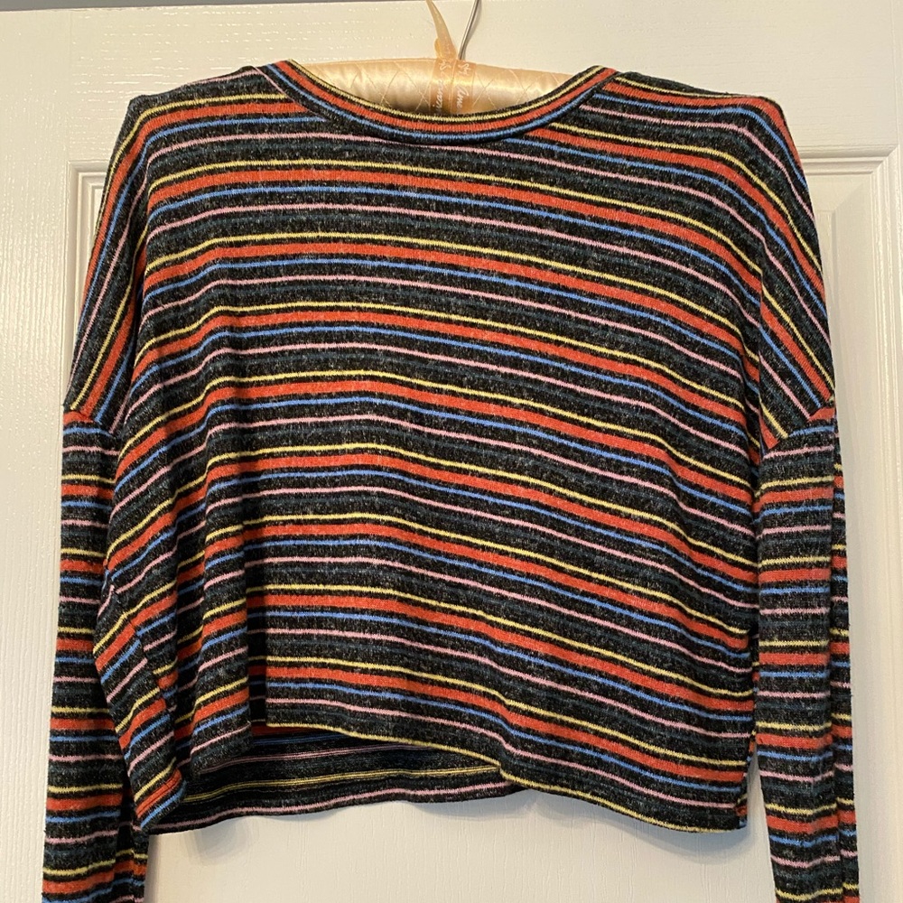 Long sleeve crop top